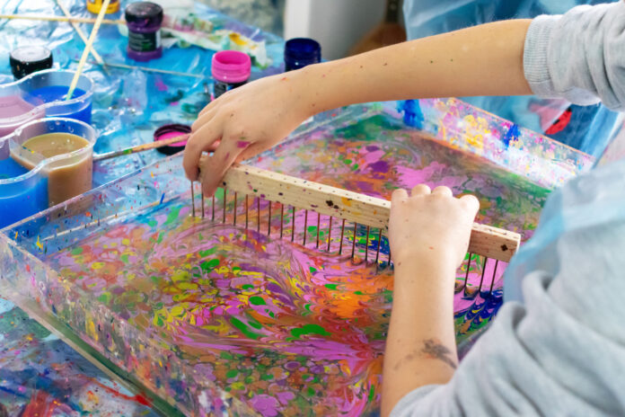 Die Kunst des Marmorierens ist bunt und vielfältig.