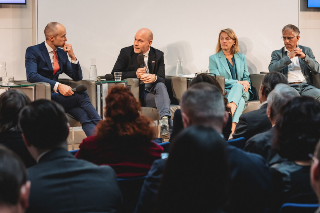  Josef Meichenitsch, Paul Schmidt, Evelyn Regner und Markus Marterbauer 