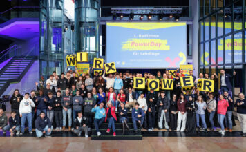 Raiffeisen-Powerday 2025: Lehrlinge aus Agrarunternehmen erstmals vernetzt Gruppenfoto vom Powerday für Lehrlinge