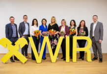 Weibliche Finanzwelt Die Vorstände der Raiffeisenbank Hackl, Moßbauer und Schinnerl mit den Vortragenden