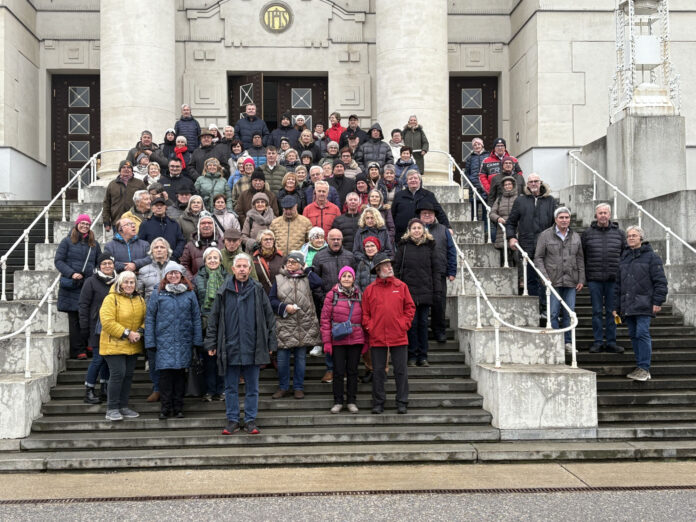 Gruppenfoto der Teilnehmer
