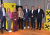 Die Vorstände der RLB Burgenland, Matthias Trost, Eva Fugger und Rudolf Suttner (2. von rechts), mit Carina Weidinger, Daniela Uhlik-Kliemstein, Hans-Christian Vallant und Alexander Schmidecker