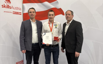 SkillsAustria 2025: Erfolg für Lagerhaus-Talente Geschäftsführer David Wondra, Marcel Riener und Betriebsleiter Christian Haneder