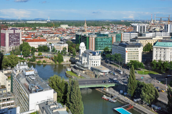 Symbolbild Ballungsraum: Blick auf Wien von oben