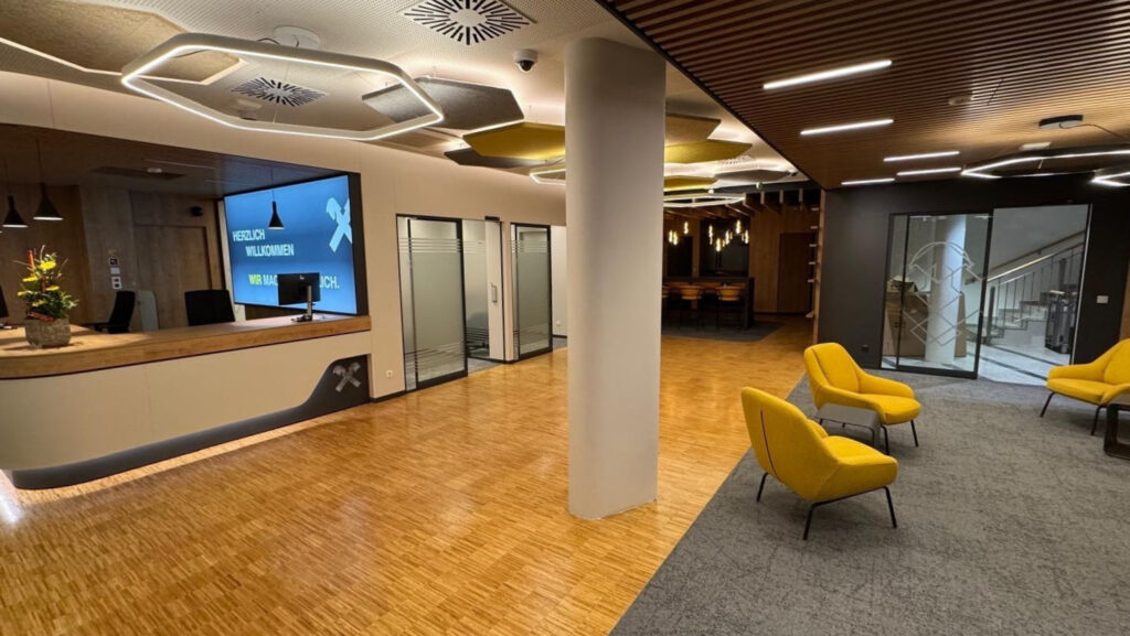 Die neue Bankstelle der Raiffeisen-Regionalbank Gänserndorf von innen