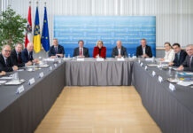 Auf Initiative von Johanna Mikl-Leitner kamen im Landhaus in St. Pölten Vertreter von Banken, Förderstellen und Interessengruppen zusammen.