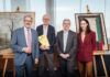 Erwin Hameseder und Michael Höllerer mit den Kunstexperten Carl Aigner und Lisa Kandlhofer, die die Sammlung weiterentwickeln werden.