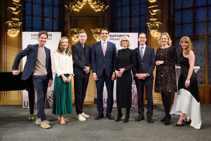 Olympia-Rekordhalter Felix Gottwald, Eva Födermayr, Tristan Horx, Stefan Neubauer, Eleonore Leder, Gregor Höpler, Clementine Michalek-Waldstein (Leiterin des Kathrein Family Konsult) und Moderatorin Christine Bauer.