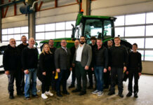 Gebündelte Kompetenz in Großpetersdorf Das Führungsteam und die Werkstätten-Mannschaft am Technik-Standort Großpetersdorf