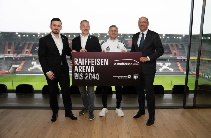 Gruppenbild der LASK-Geschäftsführer Mergim Bresilla und Siegmund Gruber, Trainer Dietmar Kühbauer und RLB OÖ-Generaldirektor Reinhard Schwendtbauer
