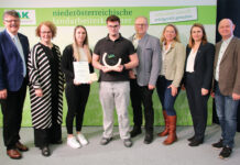 Betriebsrat des LH Waidhofen an der Thaya ausgezeichnet Gruppenbild der Preisverleihung