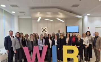 Gruppenfoto des ersten Marketinglehrgangs