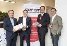 „Meilenstein“: Raiffeisen Continuum steigt bei Ceram ein Gruppenbild von Rupert Zieseritsch, Christian Kögl, Franz Mayr-Melnhof-Saurau und Boris Pelikan