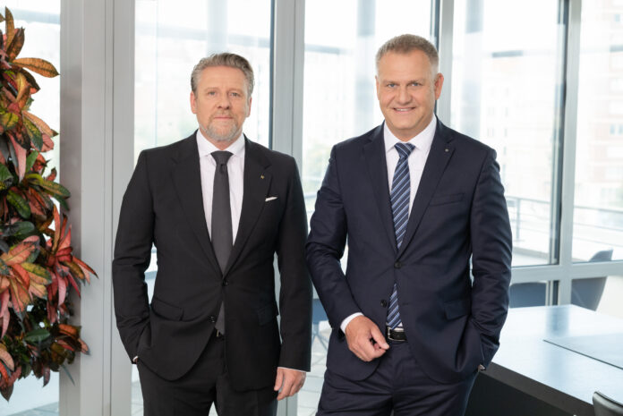 Gruppenbild von Peter Weinberger und Peter Mayr