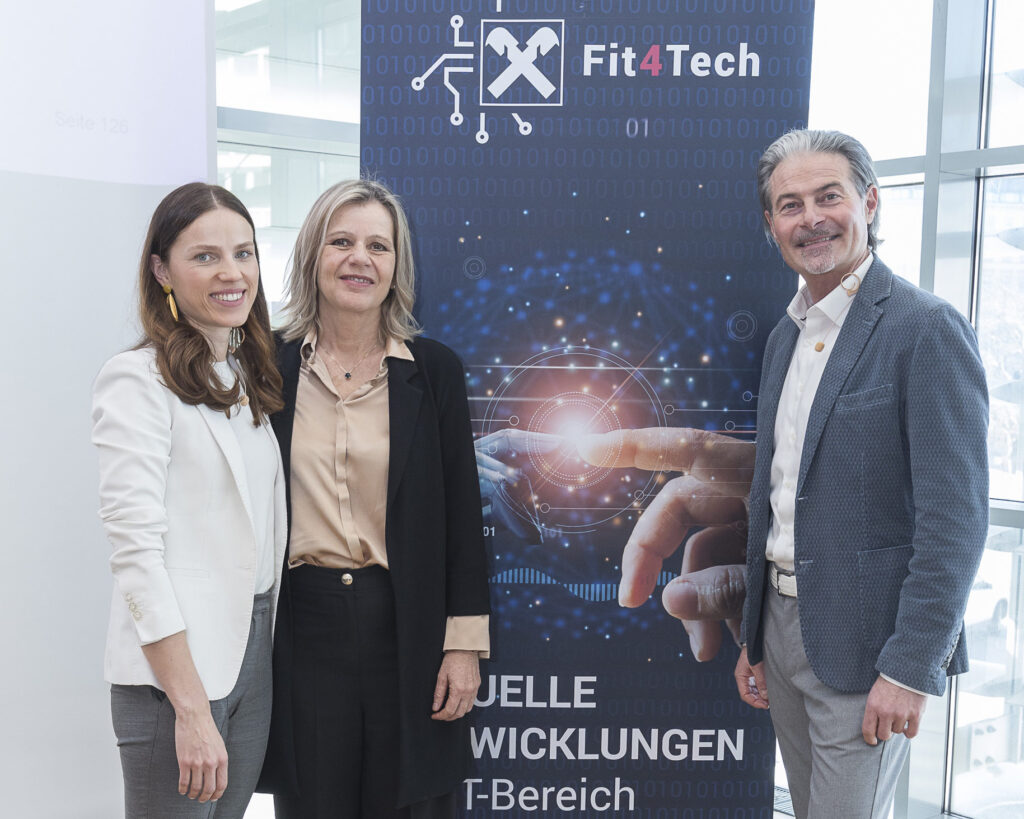 Egle Rammelmüller, Bereichsleiterin IT bei der RLB NÖ-Wien, Eva Fugger, Generaldirektor-Stv. der RLB Burgenland, und Dietmar Pucher, Geschäftsführer der Raiffeisen Informatik (R-IT), begrüßten zur fünften Ausgabe von Fit4Tech.