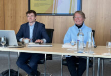 Gunter Deuber und Heike Arbter bei einer Pressekonferenz
