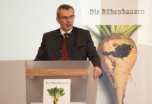 Ernst Karpfinger schildert die ernste Lage der Rübenbauern.