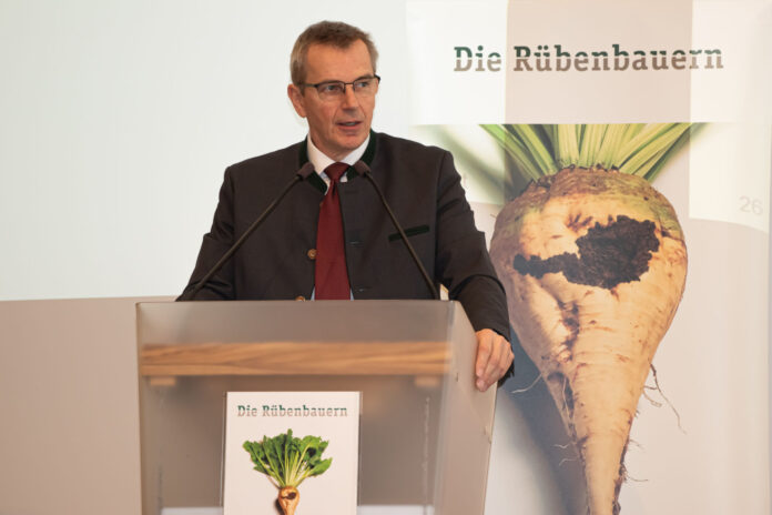 Ernst Karpfinger schildert die ernste Lage der Rübenbauern.