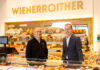 Martin Wienerroither und Manfred Wilhelmer in der neuen Bäckerei in Moosburg