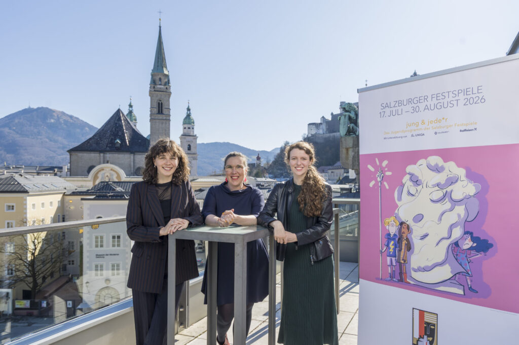 Maria Leitgab (Dramaturgie „Kri“), Ursula Gessat, Leiterin des Jugendprogramms der Salzburger Festspiele, und Catharina von Bülow (Regie „Holle!")