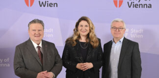 Bürgermeister Michael Ludwig, Vizebürgermeisterin Barbara Novak und Raiffeisen-NÖ-Wien-Generaldirektor Michael Höllerer