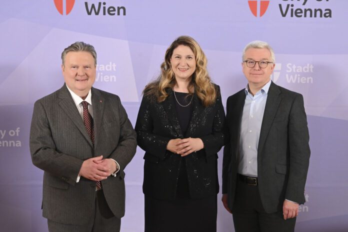 Bürgermeister Michael Ludwig, Vizebürgermeisterin Barbara Novak und Raiffeisen-NÖ-Wien-Generaldirektor Michael Höllerer