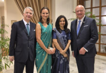 Nikolaus Somogyi, Sabine Zucker und Rajeshree Balsari mit Bundeskanzler Christian Stocker