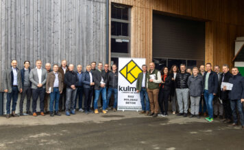 Die Exkursion führte die Teilnehmer auch zum Lager der Firma Grossauer in Übelbach.
