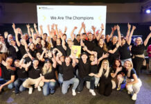 Raiffeisen Champions: Gold für vollen Einsatz im Vertrieb Die Raiffeisen Regionalbank Mödling holte sich den Sieg in der Königsdisziplin (Gruppe 4).