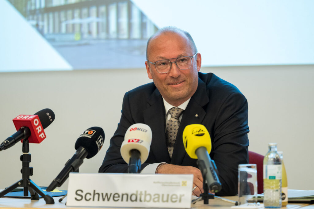 Reinhard Schwendtbauer bei der Bilanzpräsentation