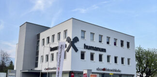 Blick auf das Raiffeisen Humanum in Reid