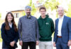 RLS verlängert Biodiversitätsprojekt Marie Krombholz-Reindl (RVS-Nachhaltigkeitsmanagement), Stefan Dötterl und Jakob Seilern-Aspang (Universität Salzburg) sowie Andreas Derndorfer (RVS-Geschäftsleitung)