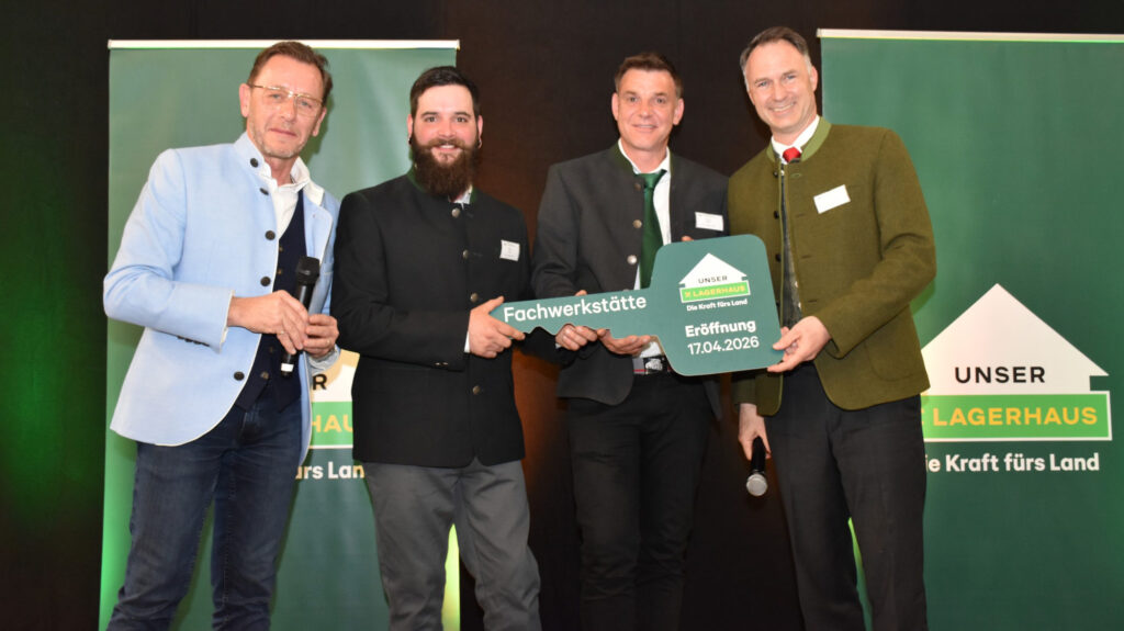 Sprecher der WHG-Geschäftsführung Hubert Schenk, Werkstättenleiter Aaron Moll, Technik-Profiverkäufer Simon Moll und WHG-Geschäftsführer Markus Furtenbacher