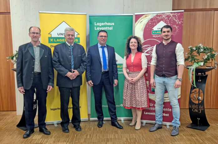 Gruppenfoto von der Generalversammlung des Lagerhauses Lavanttal