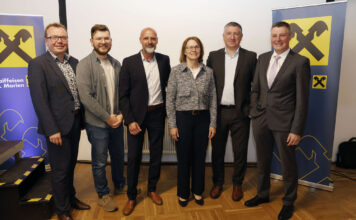 Friedrich Lehner, Daniel Kiebler, Dietmar Haider, Manuela Heidlmayer, Rudolf Kutzenberger und Harald Maier bei der Generalversammlung der Raiffeisenbank St. Marien