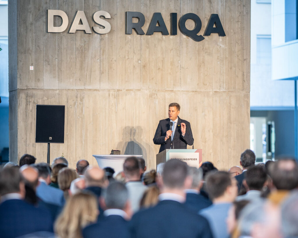 Thomas Wass bei der Eröffnung des Raiqa