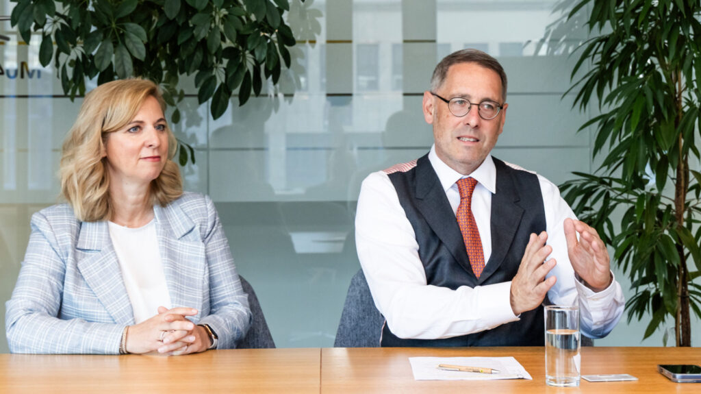 Daniela Uhlik-Kliemstein und Dieter Aigner von Raiffeisen Capital Management im Interview