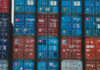 Außenwirtschaft bleibt 2025 robust Symbolbild Außenhandel: Gestapelte Transport-Container