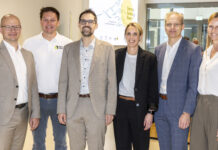 Bernhard Wimmer (RVS-Experte für Start-ups), Matthias Ramsauer (RevoWood), Michael Geretschläger, Anja Geretschläger (beide Feragen), Andreas Derndorfer und Sybille Maier-Ginther (Prokuristin Techno-Z)