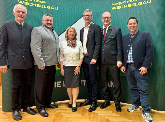 AR-Vorsitzender Roman Bruckner, Obmann Konrad Schützenhöfer, Landtagsabgeordnete Theresia Heil, Geschäftsführer Hermann Klapf, RWA-Generaldirektor und Gastreferent Johannes Schuster sowie Obmann-Stv. Florian Summerer