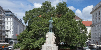 Das geneigte Dr.-Karl-Lueger-Denkmal
