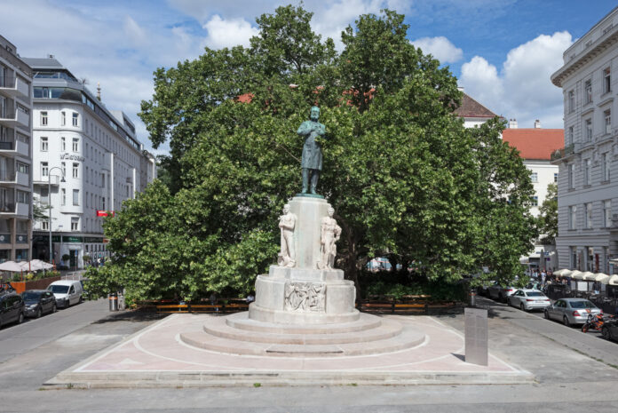 Das geneigte Dr.-Karl-Lueger-Denkmal