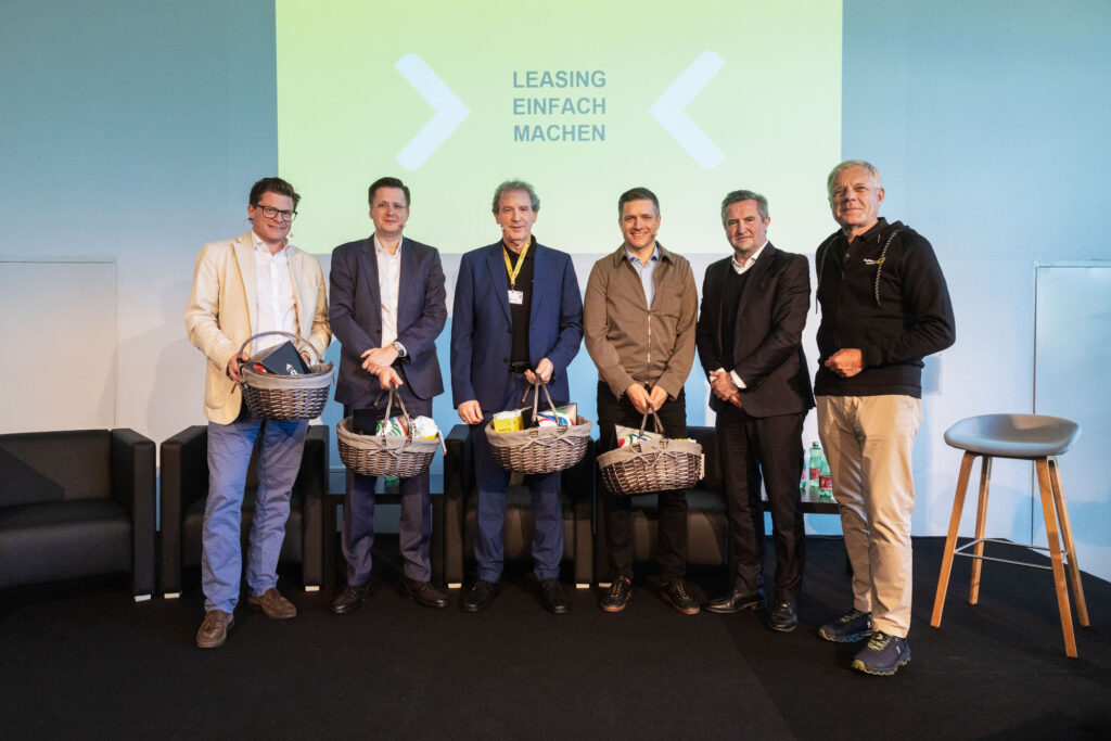 Gruppenfoto: Christian Pesau, Niklas Hanusch, Renato Eggner, Tobias Talmont l’Armée, RBI-Vorstand Rainer Schnabl und Alexander Schmidecker