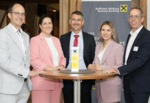 Christoph Leinberger (Leiter RVS-Firmenkunden), Anita Zehrer (MCI), Manfred Quehenberger, Vanessa Nimmrichter (Moderation) und Thomas Treffner (RVS-Leiter Finanzplanung)