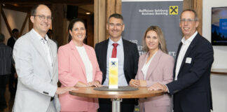 Christoph Leinberger (Leiter RVS-Firmenkunden), Anita Zehrer (MCI), Manfred Quehenberger, Vanessa Nimmrichter (Moderation) und Thomas Treffner (RVS-Leiter Finanzplanung)