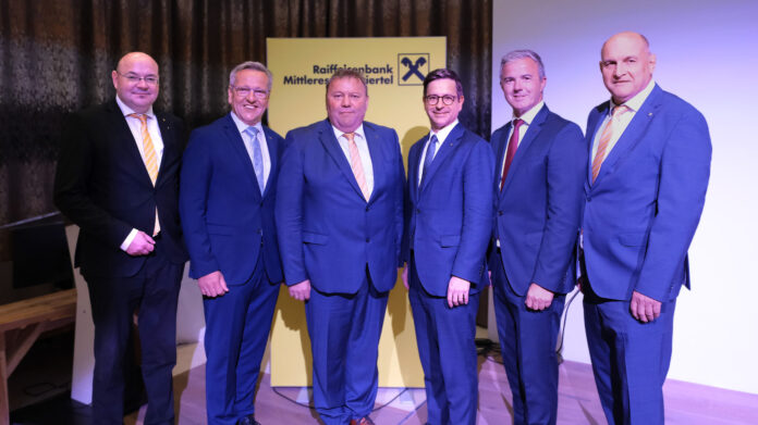 Manfred Hackl, Kurt Moser, Leopold Gruber-Doberer, Johannes Rehulka, Hannes Scheuchelbauer und Johann Kamleitner blickten zufrieden auf 2025 zurück.
