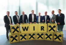 Die Geschäftsleiter Johann Sperhansl und Hannes Wedl, Peter Donabauer (RLB NÖ-Wien), Obmann Josef Reichmann, Heinrich Hausmann (RRV NÖ-Wien), Helmut Tacho, AR-Vorsitzender der Raiffeisen-Holding NÖ-Wien, AR-Vorsitzender Josef Schuch und Staatskommissär-Stv. Axel Meisenbichler