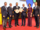Im Bild der scheidende AR-Vorsitzende Josef Hainzl (3. von rechts) mit seinem Nachfolger Franz Pichler (3. von links) und dem RLB-Vorstand Rainer Stelzer, Martin Schaller, Ariane Pfleger und Florian Stryeck.