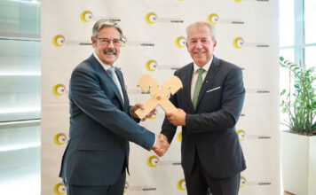 Erwin Hameseder übergibt an Erwin Tinhof.