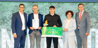 RNI-Geschäftsführer Robert Pichler, Martin Baldinger, Professor für Agromechatronik an der HTL Ried, Leonhard Hauser, Staatssekretärin Elisabeth Zehetner und Peter Hanke, Bundesminister für Innovation, Mobilität und Infrastruktur